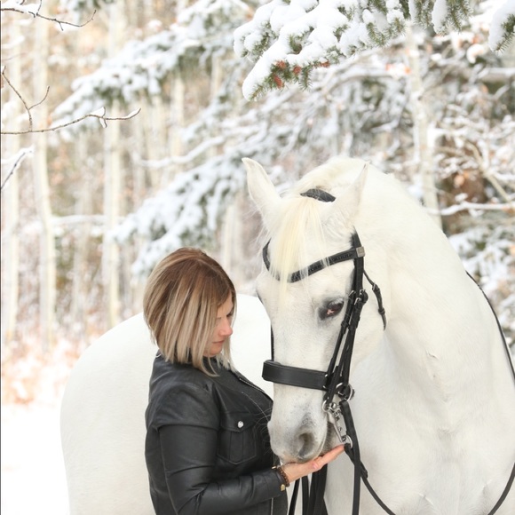 Meet your Posher, Donna-maria - Picture 1 of 1